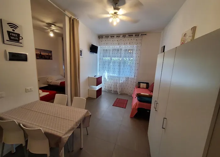 Hb Bonomelli 15 Πανσιόν
